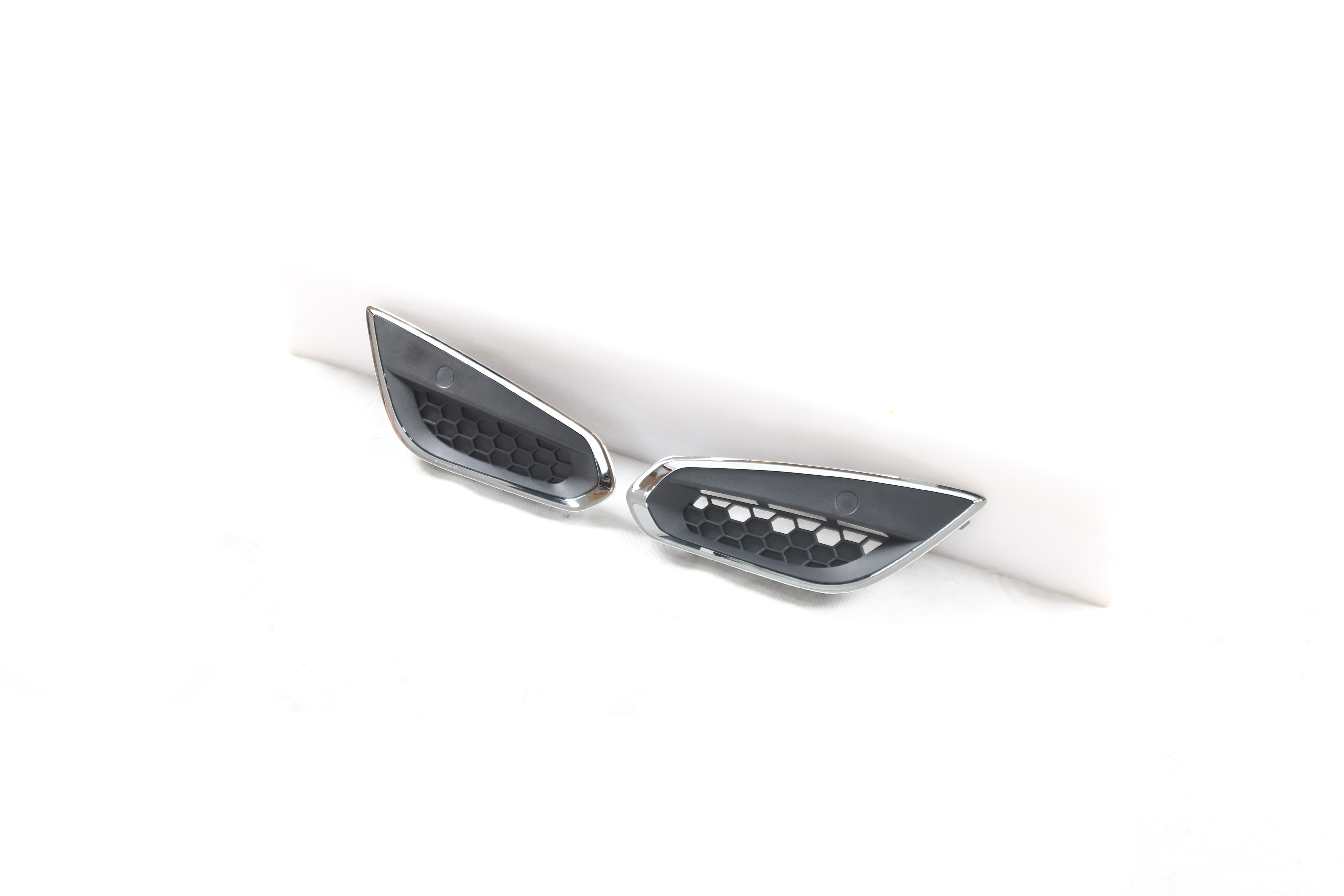 Otomobil Par&ccedil;aları Sis Lambası Plaka &Ccedil;er&ccedil;evesi Deliksiz L/R 31323411 31323412 Volvo V60/S60 2011-2013 I&ccedil;in Fit