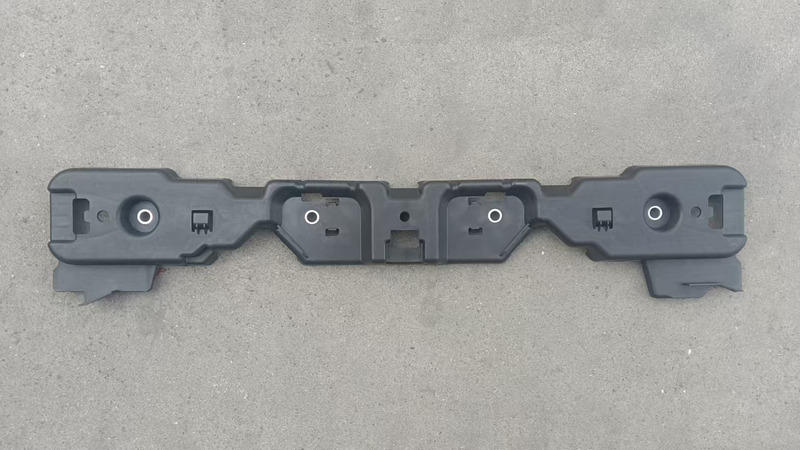 Adatto per staffa di fissaggio W206 4WD