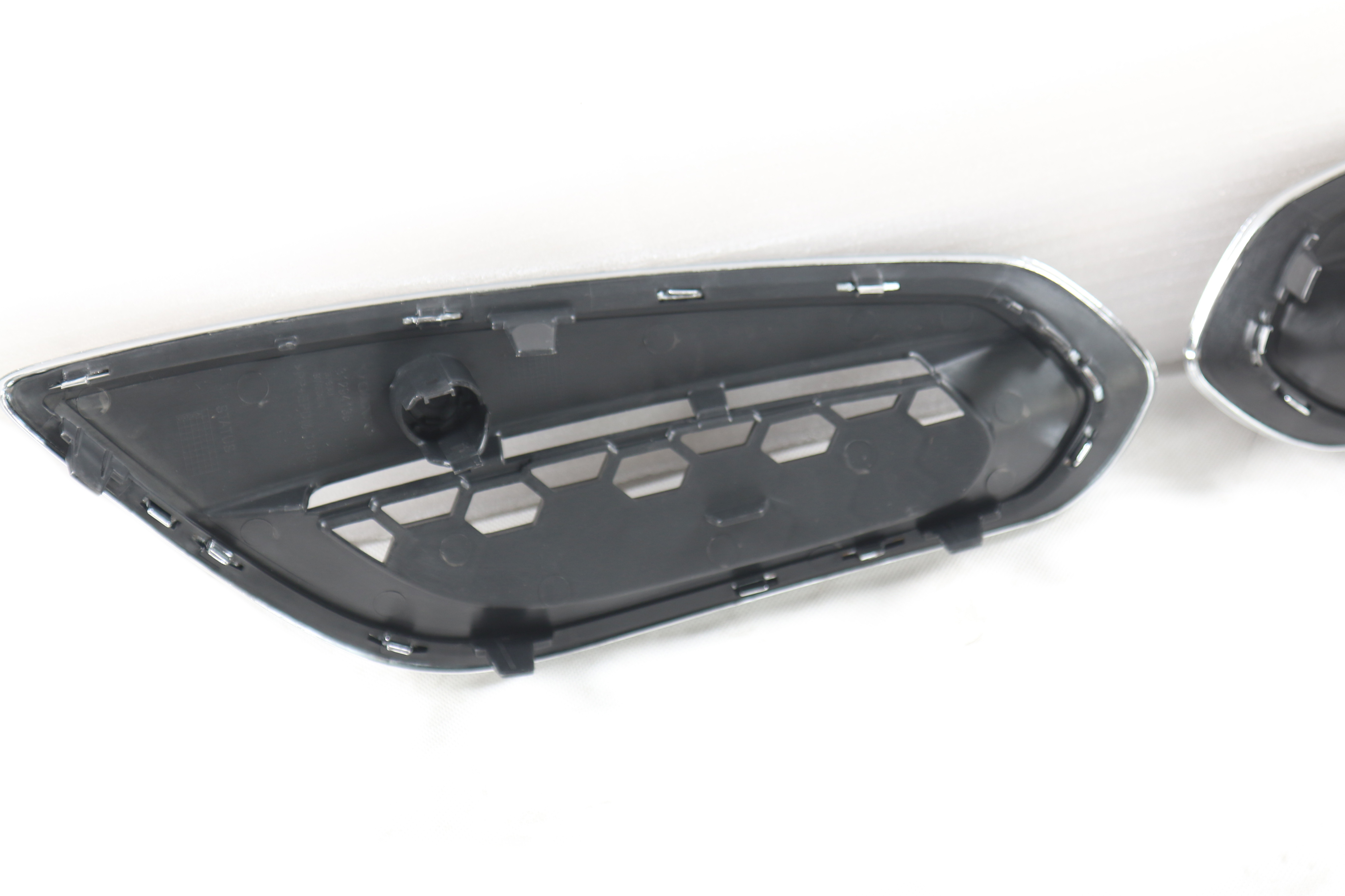Otomobil Par&ccedil;aları Sis Lambası Plaka &Ccedil;er&ccedil;evesi Deliksiz L/R 31323411 31323412 Volvo V60/S60 2011-2013 I&ccedil;in Fit